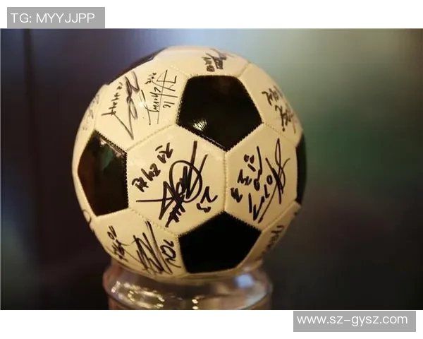 意外邂逅在云端足球明星与我同飞的奇妙旅程